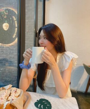 Song Joo-hee Instagram - 💙