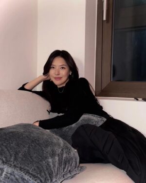 Song Joo-hee Instagram - good night🖤