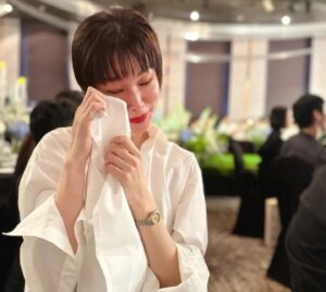 Song Kyung-a Instagram - 넘 예뻤던
진경이 결혼식🌸
. . .
#우리
#골때녀막냉이
#결혼넘넘축하해
#예쁘게잘살아❤️
#photoby @sjsj1009
