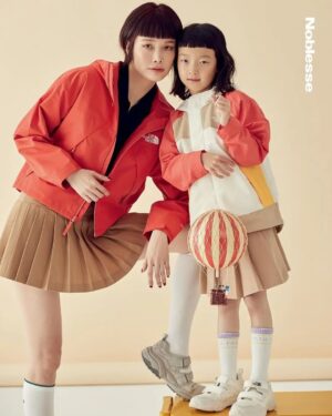 Song Kyung-a Instagram - #Repost @noblessekorea
• • • • • •
Lovely memories with Emma💋
Thanks to @thenorthface_kr @thenorthfacekids_kr

#제작지원 
모델 송경아 & 도해이 모녀와 함께한 <노스페이스> 화보 
지금 바로 만나보세요👉👉👉
. . .
Editor 이주이 
Photo 주용균
Model 송경아, 도해이 
Hair 채수훈 
Make-up 박혜령 
Fashion Styling 곽지아 
Set Styling 이지현(디자인 토미) 
. . .
#TheNorthFace
#Noblesse
#withemma