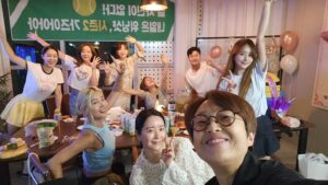 Song Eun-yi Instagram - 불태웠던 4개월의여정 
오늘 마지막방송을 동생들과 함께!!
#내일은위닝샷

좋은 동생들을 얻었습니다!!
테니스는 계속 허자!!!
