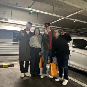 Song Eun-yi Instagram - 컨텐츠랩 비보의 첫 영화 ( 장편 독립영화)
<오픈더도어> 개봉했습니다 

개봉기념 첫 GV도 잘 마쳤습니다 
(매진으로 응원해 주셔서 감사해요) 
오픈더 도어는 역시 김숙!! ㅎㅎㅎ
@4000man_

 어렵다는 시장 상황에도 개봉을 하게 되어 설레이면서 감사한 마음입니다. 이미 영화를 찾아봐 주시고 극장에서 만나주신 땡땡이 분들 모두 감사드려요. (앞으로 극장을 찾아 영화를 봐주실 분들도 미리 감사해요) 각자의 감상이 다를텐데.. 예쁜 말을 골라 가능한 좋은평 남겨주신것도 너무 감사해요
 (영화적으로 아쉽고 부족한 부분도 누구보다 잘 알고 있기에 애정으로 보내주시는 한마디 한마디가 다 힘이 됩니다!) 

주변에 CGV를 찾아서 봐주고 계신 
지인분들도 너무 고맘고 감사해요 

감사 할 것이 많은 밤 입니다!
