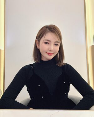 Song Ga-in Instagram - 2023 ! 바이 바이 ! 👋🏻