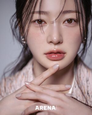 Song Ha-yoon Instagram - 아레나💝