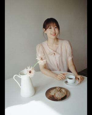 Song Ji-eun Thumbnail - 20.3K Likes - Most Liked Instagram Photos