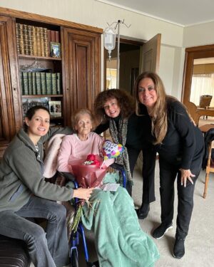 Sonia Fried Instagram - Gracias por tenerte un día más y un año más madre querida!!!🌹😍❤️