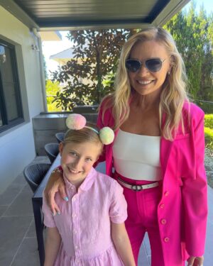 Sonia Kruger Instagram - A wonderful day for @wickedinoz! 💚🧙‍♀️🩷 #wicked #wicked20thanniversary