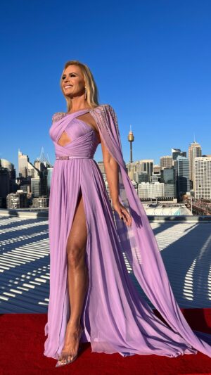Sonia Kruger Instagram - A night like tonight deserves two looks ✨ the countdown is on to the @tvweekmag Logies! Tune in tonight at 7pm on @channel7 🙌🏻 #logies