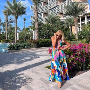 Sonia Kruger Instagram - It’s resorted to this… 🤣☀️🌺 

#travel #ad #gifted #atlantistheroyal