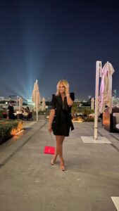 Sonia Kruger Instagram - Day one Dubai! ☀️🇦🇪 Beyond grateful to be invited to experience @atlantistheroyal. It’s ⭐️⭐️⭐️⭐️⭐️ all the way! Stay tuned for day 2.. @beyonce in the house! 🐝🙌🏻 #travel #atlantistheroyal #ad #gifted #sisleyparisofficial #angelextensions
