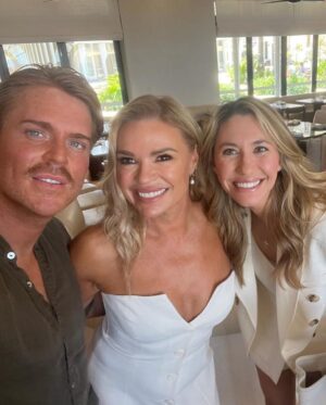 Sonia Kruger Instagram - Talking timeless beauty with some timeless beauties.. 🤍 What a lunch, what a crew, what fun! @threewarriors ✨