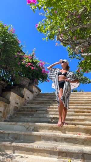 Sonia Kruger Instagram - We loved it so much we came back for more! 🌺 If it’s possible, I look forward to school holidays even more now than when I was a kid! ☀️🕶️ Thanks @ayanavillasbali via @luxury.escapes for a sensational stay! More to come.. 🌴 #partner #gifted #bali #holidays #travel