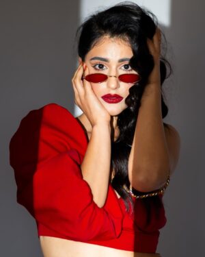 Sonia Rathee Instagram - Betty boop energy 💋

💄💈 @hairbyprem  @makeupbykaranc
📸 @miteshsphotography 
Styled by @sameerkatariya92 
Outfit @houseofvarada
Sunglasses @_shophermosa_ 
Styled by @sameerkatariya92