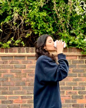 Sonia Rathee Instagram - Black outfits and black ☕️ = Happy Sonia