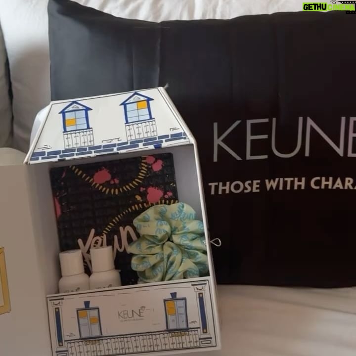 Sonia Rathee Instagram - Thank you @elleindia and @atulmishra6 for inviting me!! What a blast! And thank you @keunehaircosmetics for this cute gift ❤️ can’t wait to use it all!