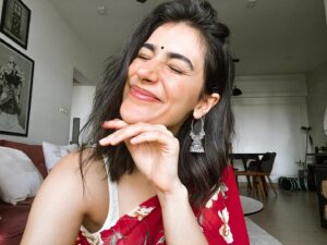 Sonia Rathee Instagram - Sari vibes got me feelin a type of way 🌹