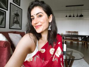 Sonia Rathee Instagram - Sari vibes got me feelin a type of way 🌹