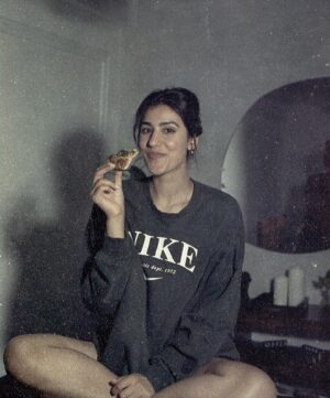 Sonia Rathee Instagram - Nike…just chew it 🍕
.
.
📸 @dieppj #shotonfilm