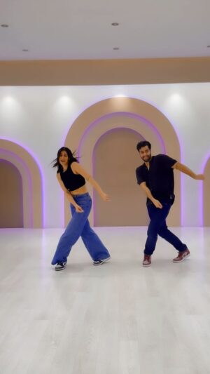 Sonia Rathee Instagram - Sibling goals hehehe 👯‍♀️ @ankurratheeofficial 
Thank you for the choreo @kartik_dance09