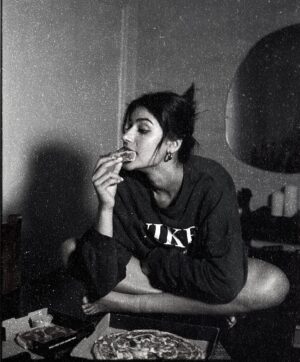 Sonia Rathee Instagram - Nike…just chew it 🍕
.
.
📸 @dieppj #shotonfilm
