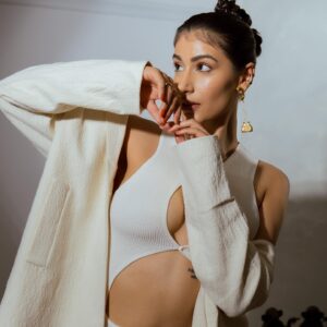 Sonia Rathee Instagram - Check yourself 🐏
Make-up - @makeupbykaranc
Hair : @hairbyprem 
Photographer: 
@miteshsphotography
@sarthakgogna 
Styled by : @sameerkatariya92
Ivory bodysuit with jacket 
Earrings @tarasha.india Rings @_shophermosa_  solikocommunications