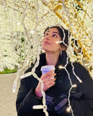 Sonia Rathee Instagram - Lights and hot cocoa