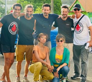 Sonia Rolland Instagram - Fin de tournage du bloc 1 ✨🎥✨

@tropiquescriminelsofficiel Saison6 / 4 épisodes en boite! 

Ces deux mois sont passés à une telle vitesse 🌪️

Merci à toi @julienseri pour ta passion et ta bienveillance! Merci à ta super team et bien sûr à nos supers “vétérans” pour ces moments réjouissants! Bravo encore à toutes et à tous! Quel kiffe encore une fois! 

Dernière vidéo @julienseri ce moment est un cadeau! Merci infiniment 🎥❤️✨

#TropiquesCriminels #Saison6 #Tournage #Bloc1 @federationstudios #France2 @france.tv