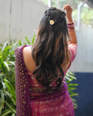 Soniya Suresh Instagram - Pongal season isn’t over without another makeover🦋
Makeup : @rinkymakeup_artist 
Hairdo : @krithika_hairaholic s