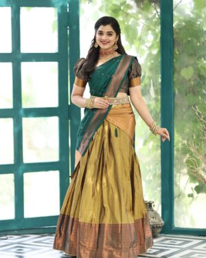 Soniya Suresh Instagram - இனிய பொங்கல் வாழ்த்துகள்/సంక్రాంతి శుభాకాంక్షలు 🎊
Pc : @venkat_photography_hyd