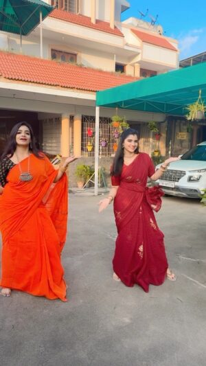 Soniya Suresh Instagram - Here’s a rehearsal video 💃 coz we never made a actual one 😝 my constant @vaishnavi_naaiyak 😘