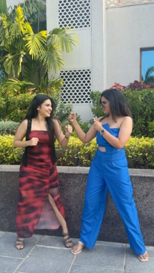 Soniya Suresh Instagram - The war that never ends btw siblings 😂
.
.
#justforfun#reelsintsgram#siblings#fight