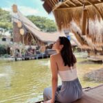 Sonya Pandarmawan Instagram - Throw back to our last lunch in 2023. Selalu suka sama vibes ya disini. Ademmm and perut happyyy hihi Thank you @baleudang 🫶🏻 #Bali #ExploreBali #Jamesonya