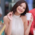 Sonya Pandarmawan Instagram - Oh Dear.. You don’t wanna miss this one. Having yourself pleased by some delicious chocolate and coffee from @venchi_id while shopping at @bulgari in the same time, Oh how i looovveeee this idea! And yes i had so much fun at Bulgari Pop-Up Store and Cafe! Go Baby go! Only until January 16 at Senayan City, Jakarta😉 #Bulgari #BulgariPopUpStore #BulgariIndonesia