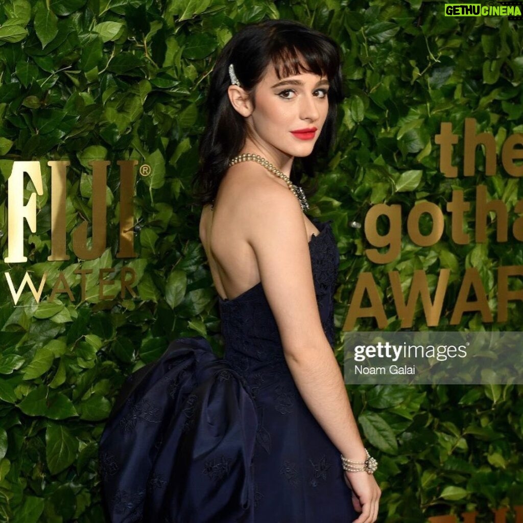 Sophia Anne Caruso Instagram - Gotham Film Awards last eve… Dress by @oscardelarenta vintage jewelry by me @gothamawards @highheelprncess @angvalentine