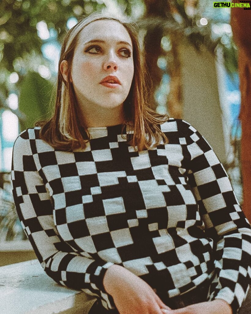Sophia Regina Allison Instagram - Had a great chat with @katebrayden over at @thelineofbestfit about touring with @thenational and the songs I covered on my new 'Karaoke Night' EP! Check it out via link in bio. 📸: @papa_whatever