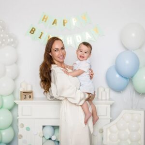 Sophie Evans Instagram - Hoy cumplimos años los 2 a la vez 😄😄 Estoy tan agredecida poder ser tu Mami y que llenes mi corazón de tu ternura, amor y alegria! Te quiero infinito! 🎈❤️🎈❤️🎈❤️🎈❤️🎈