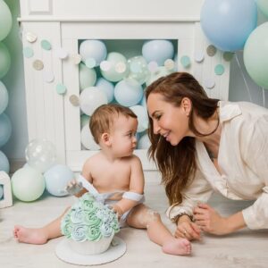 Sophie Evans Instagram - Hoy cumplimos años los 2 a la vez 😄😄 Estoy tan agredecida poder ser tu Mami y que llenes mi corazón de tu ternura, amor y alegria! Te quiero infinito! 🎈❤️🎈❤️🎈❤️🎈❤️🎈