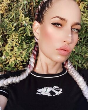 Sophie Evans Instagram - Check out my new video in the park! 🤭🍃 #sundayfunday Link in Bio!