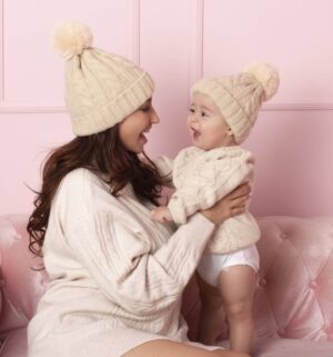 Sophie Evans Instagram - Hoy cumple 9 meses mi Bebé, 9 meses en mi barriga y 9 meses en mis brazos estoy tan feliz que llegaste a mi vida! Te quiero! 💕 @flashestudiobcn gracias por estos bonitos recuerdos!