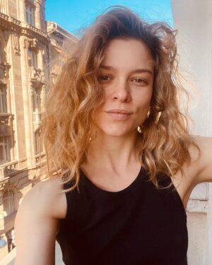 Sophie Cookson Instagram - A wild few months and a very full heart. Thanks to the dream team. ETERNALLY grateful for this one. ❤️🇸🇪💪🏻#stockholmbloodbath
