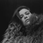 Sophie Cookson Instagram - Sunday cosy up #wheresspring 🖤 @schonmagazine @ewtmakeup @dayaruci @benjaminmcmahon