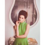 Sophie Cookson Instagram - It’s very difficult to imagine what’s in store next at the moment. Sometimes it all just seems so endless. It’s important to enjoy small pleasures and remember the good stuff, so to cheer myself up (and who knows maybe even a few of you!) here’s a flashback to when I wore something other than sweatpants and wore make up, for the wonderful @venimagazine 💚 Hope everyone is doing their bit to keep themselves and others safe. Remember you are not alone and don’t be afraid to ask for help 💗💗💗 #stayhome #phoneafriend #thankyounhs