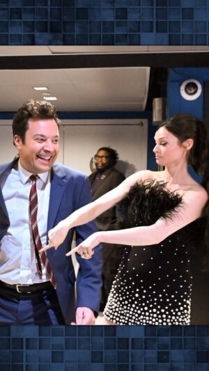 Sophie Ellis-Bextor Instagram - It’s a murder on the studio hallway dancefloor. @sophieellisbextor #FallonTonight #Saltburn