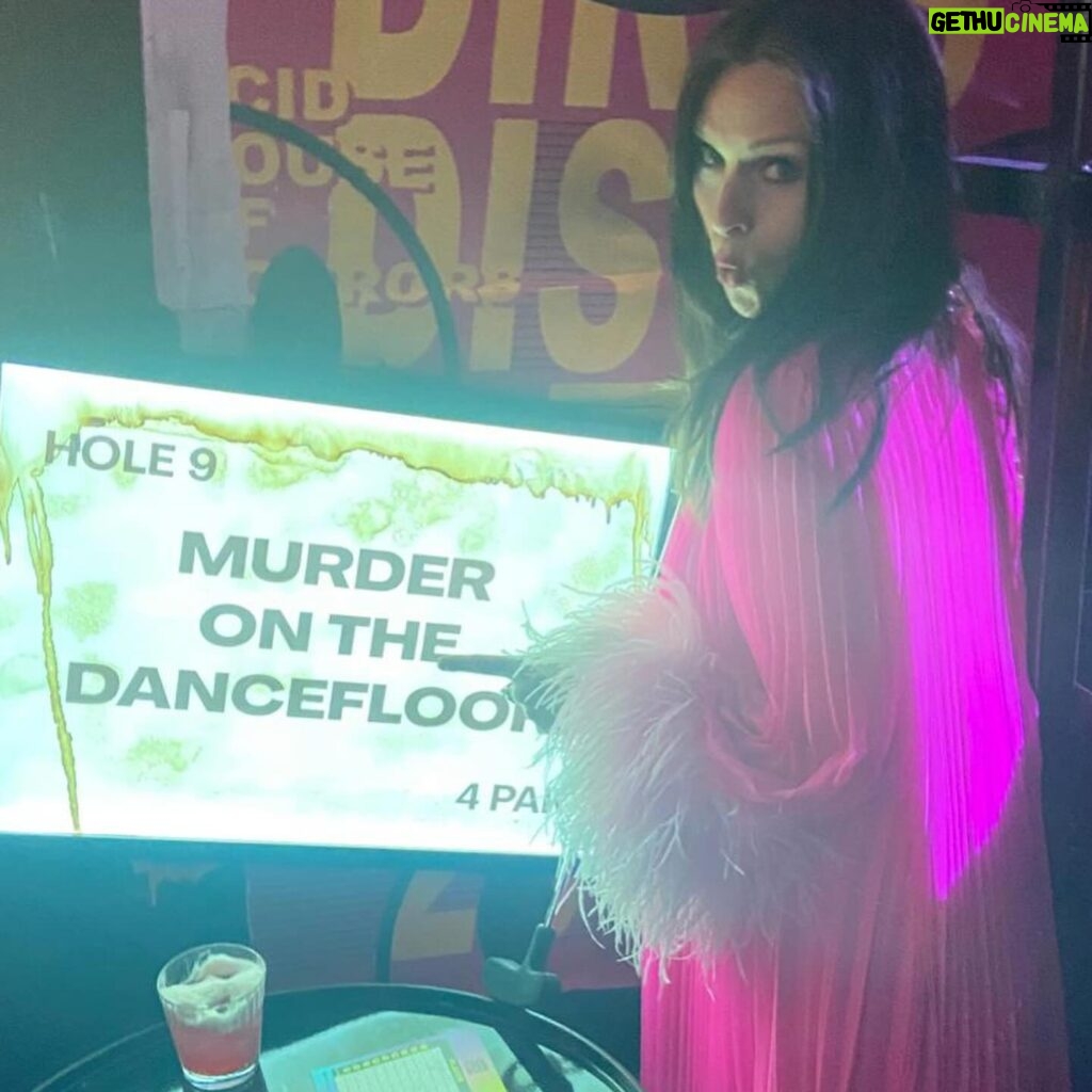 Sophie Ellis-Bextor Instagram - 💞🌸 This is 45!!! And up there with the best of birthdays 🎂 Started the day with cards from the kids and breakfast in bed, ended it with the craziest of crazy golf at the mighty @junkyardgolfclub in Camden where I was doing ok on the score card until hole 9, Murder on the Dancefloor, was my undoing. Cherry blossom, cake, cocktails, loved ones… and I got to share it all with @richardjonesface who is also now 45. April babies having springtime fun with some of our favourite people. Here’s to the good times! Xxx big thanks to @junkyardgolfclub for looking after us so well. It was the best place for a party! We loved it. Also I got to wear maybe my favourite dress ever by @mrselfportrait - pink, feathered and diamanté - hurrah! 💞🌸