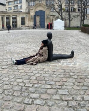 Sophie Ellis-Bextor Instagram - Paris! Avec ma famille 😘 For my mum’s Christmas present, my brother and sister and I took our Ma to Paris for the weekend. ❤️ Lots of walking, art, shopping, food and cocktails. Beaucoup de fun! Bisous, Maman! Xx #antonygormley #rothko #rodin