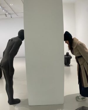 Sophie Ellis-Bextor Instagram - Paris! Avec ma famille 😘 For my mum’s Christmas present, my brother and sister and I took our Ma to Paris for the weekend. ❤️ Lots of walking, art, shopping, food and cocktails. Beaucoup de fun! Bisous, Maman! Xx #antonygormley #rothko #rodin