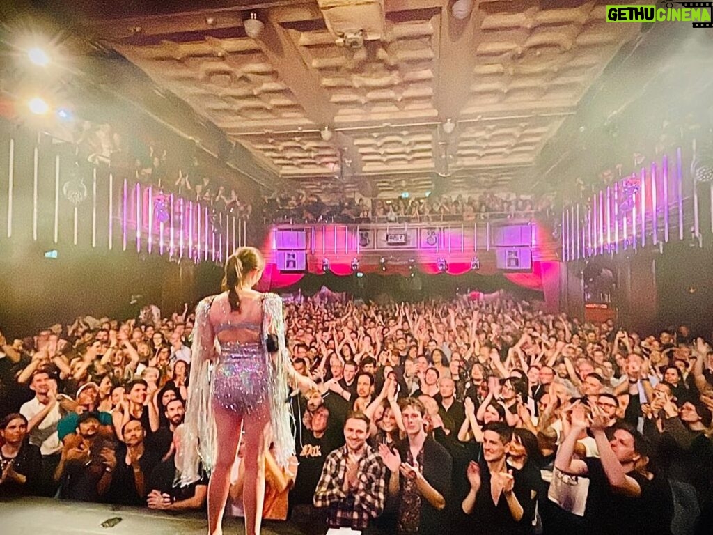 Sophie Ellis-Bextor Instagram - ❤️❤️⚡️Prague! Vienna! Zurich! Milan! What a joy this tour has been. Heart full. Xxx
