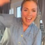 Sophie Grégoire Instagram - Wow, what an amazing first week of sharing #CloserTogether with the world! I am so touched by everyone who has come out to support me, the book and to start learning the tools to develop better self-knowledge, insight into the workings of our brain and wirings of our personality. My hope is that through this understanding we can all learn, heal and grow from our suffering. The world needs this more than ever! The book tour continues this week in New York, Washington DC, Boston & Ottawa - tickets & more info at the link in my bio! * * * * * Wow, quelle incroyable première semaine de sortie du livre #Entre nous. Je suis tellement touchée par tous ceux qui sont venus me soutenir, qui lisent le livre et me font part de leur appréciation. J’espère que grâce aux outils contenus dans ce livre, nous pourrons tous apprendre, guérir et grandir de nos souffrances. Le monde en a plus que jamais besoin ! La tournée de lancement se poursuit cette semaine à New York, Washington DC, Boston et Ottawa - billets et plus d’informations sur le lien dans ma bio !