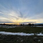 Sophie Grégoire Instagram - I might have dreamed this…Last evening, as the sun set over the Gatineau valley, I took my kids to Mother Nature, horses, friends and a classical music concert in a barn. It celebrated incredible local-and internationally acclaimed-talent and the beauty of Latin compositions under the theme « Gracias a la Vida ». We all felt so much gratitude to share this moment with the community and thanks to the Becke family from Ventura Hill farms for hosting it. Bravo Meghan Lindsay, soprano, Julia MacLaine, cello, Juan-Gabriel Olivares, clarinet and Carson Becke, piano. And most of all, Thank you…Life! J’ai peut-être rêvé? Hier soir, au coucher du soleil, les enfants et moi on s’est retrouvés près de Mère Nature, des chevaux, des amis et d’une magnifique grange dans laquelle s’est tenu un concert de musique classique avec des musiciens et artistes locaux dont le talent règne sur la scène internationale. Sous le thème de la reconnaissance envers la vie, « Gracias a la Vida » célébrait la profondeur des émotions humaines à travers des compositions latines. Merci à toute la communauté et à la famille Becke de Ventura Hill Farms d’avoir réuni tout ce beau monde! Bravo à Meghan Lindsay, soprano, Julia MacLaine, violoncelle , Juan-Gabriel Olivares, clarinette et Carson Becke, piano. Et surtout…merci…la Vie!