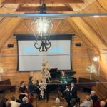 Sophie Grégoire Instagram - I might have dreamed this…Last evening, as the sun set over the Gatineau valley, I took my kids to Mother Nature, horses, friends and a classical music concert in a barn. It celebrated incredible local-and internationally acclaimed-talent and the beauty of Latin compositions under the theme « Gracias a la Vida ». We all felt so much gratitude to share this moment with the community and thanks to the Becke family from Ventura Hill farms for hosting it. Bravo Meghan Lindsay, soprano, Julia MacLaine, cello, Juan-Gabriel Olivares, clarinet and Carson Becke, piano. And most of all, Thank you…Life! J’ai peut-être rêvé? Hier soir, au coucher du soleil, les enfants et moi on s’est retrouvés près de Mère Nature, des chevaux, des amis et d’une magnifique grange dans laquelle s’est tenu un concert de musique classique avec des musiciens et artistes locaux dont le talent règne sur la scène internationale. Sous le thème de la reconnaissance envers la vie, « Gracias a la Vida » célébrait la profondeur des émotions humaines à travers des compositions latines. Merci à toute la communauté et à la famille Becke de Ventura Hill Farms d’avoir réuni tout ce beau monde! Bravo à Meghan Lindsay, soprano, Julia MacLaine, violoncelle , Juan-Gabriel Olivares, clarinette et Carson Becke, piano. Et surtout…merci…la Vie!